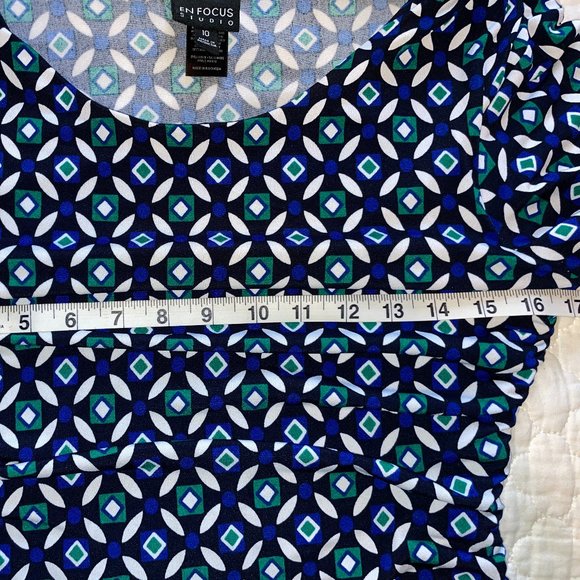 Geometric Print Dress with Waist Ruching and Flare Skirt - Picture 3 of 8